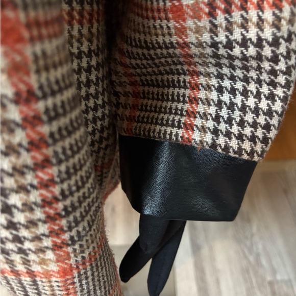 Stylish “shacket” - Picture 3 of 4